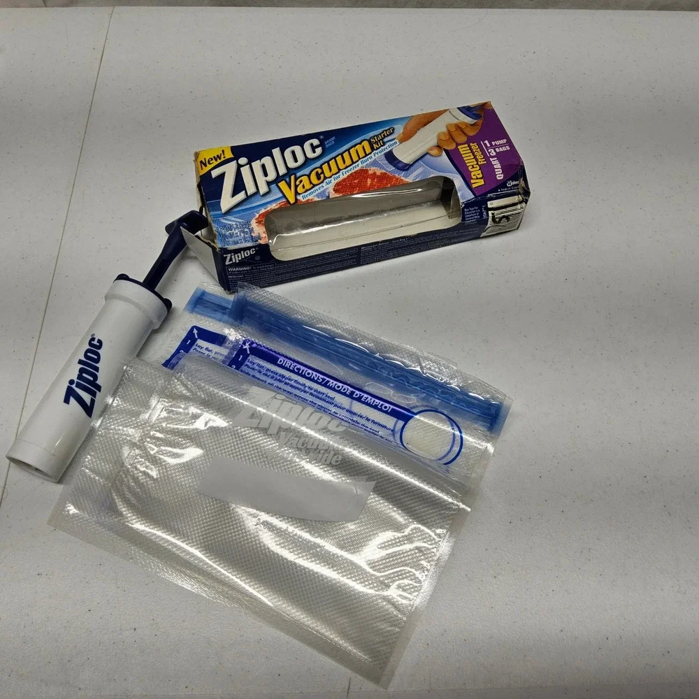 Ziploc Vacuum Starter Kit Manual Pump 4 Boxes‎ Quart Freezer Bags Blue White